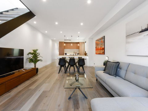 Boutique Stays - County Down, Contemporary Port Melbourne Home - Phillip Island Accommodation 2