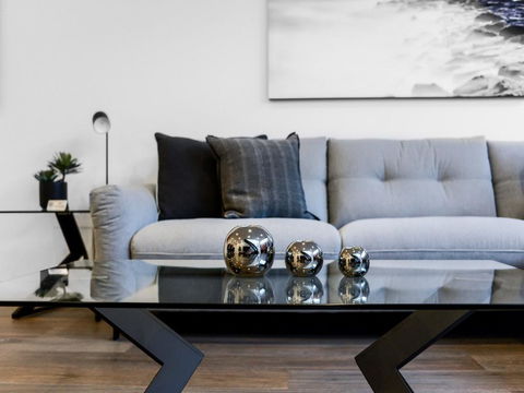 Boutique Stays - County Down, Contemporary Port Melbourne Home - Phillip Island Accommodation 3