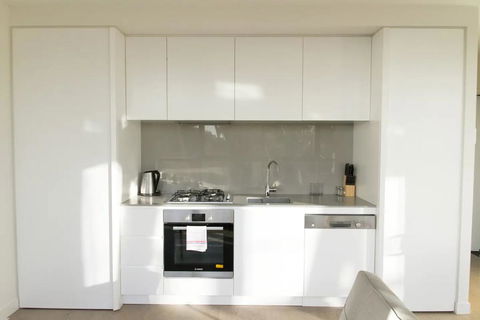 Brand New 1 Bedroom In South Melbourne In Luxury High Rise Block - Phillip Island Accommodation 2