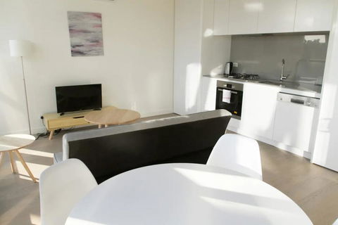Brand New 1 Bedroom In South Melbourne In Luxury High Rise Block - Phillip Island Accommodation 1