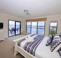 Brookwater- Waterfront on Lake Mulwala - Phillip Island Accommodation