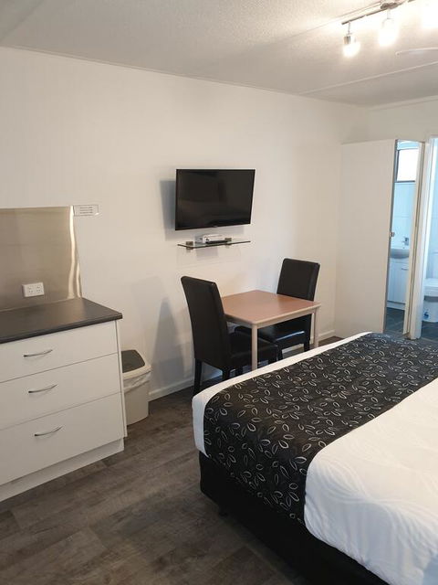 Budget On The Lake - Phillip Island Accommodation 0