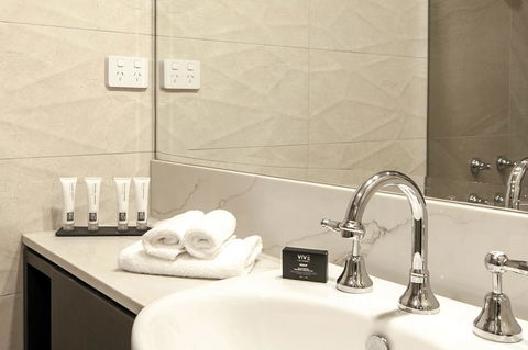 Burke And Wills Hotel Toowoomba - Phillip Island Accommodation 2