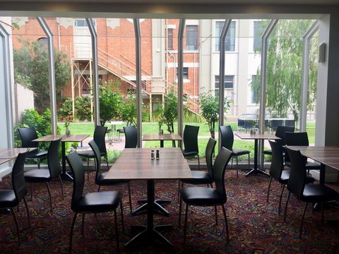 Burkes Hotel Motel - Phillip Island Accommodation 1
