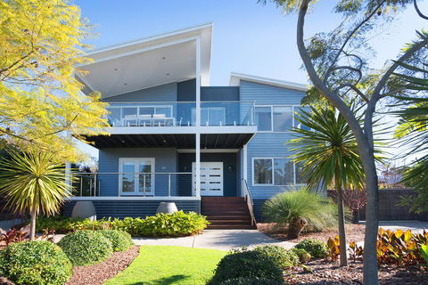CASA AZZURRA - Phillip Island Accommodation 0