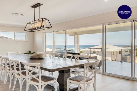 Casa Bel - Brand New Mansion - Min From Beach - Phillip Island Accommodation 2