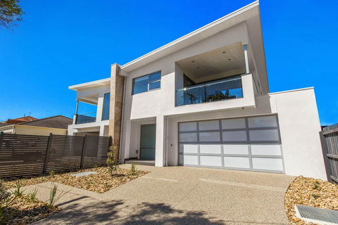CASABLANCA - DROMANA - Phillip Island Accommodation 0