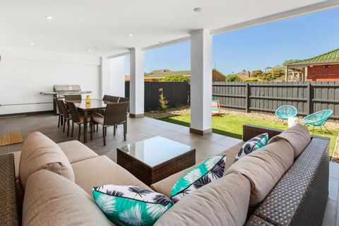 CASABLANCA - DROMANA - Phillip Island Accommodation 3