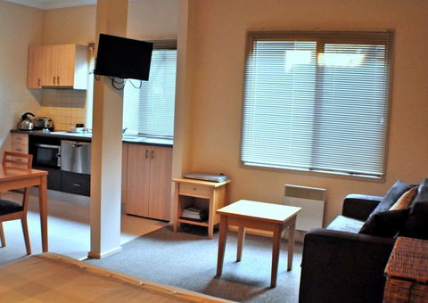 Champagne - Phillip Island Accommodation 0