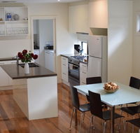 Champagne Stays Apartment - Phillip Island Accommodation