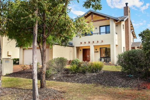 Chateau Shiraz - Phillip Island Accommodation 3