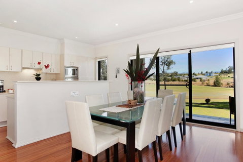 Chateau Shiraz - Phillip Island Accommodation 1