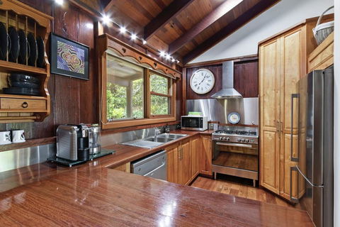 CHRISTOPHERS COTTAGE - Phillip Island Accommodation 3