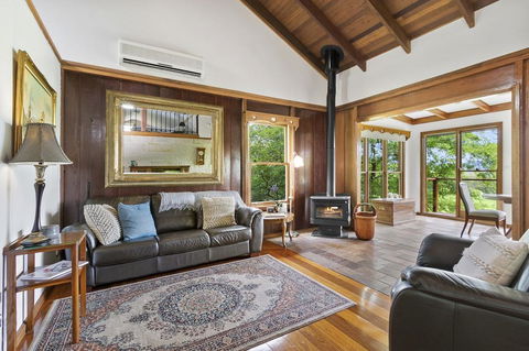 CHRISTOPHERS COTTAGE - Phillip Island Accommodation 1