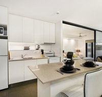 City Getaway Modern Bowen Hills 1 Bedroom with Free WIFI and Parking - Phillip Island Accommodation