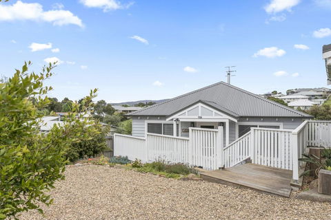 Claras Cottage - Phillip Island Accommodation 0