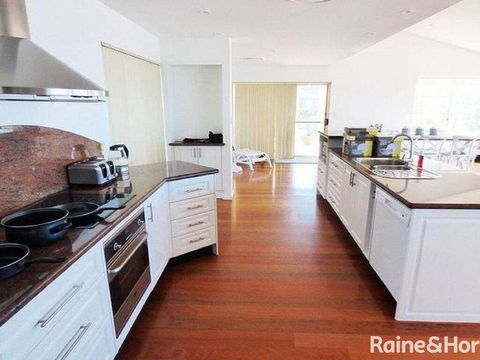 Cliff View - 62 Forresters Beach Road - Phillip Island Accommodation 3