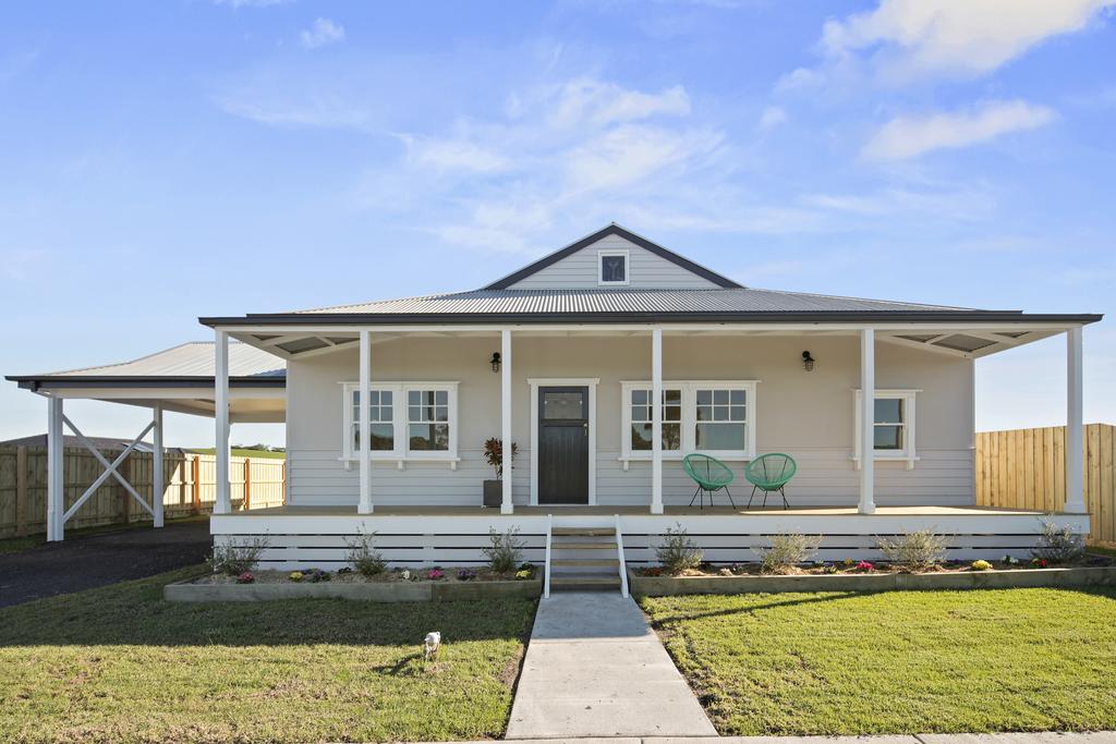 Dalyston ACT Phillip Island Accommodation