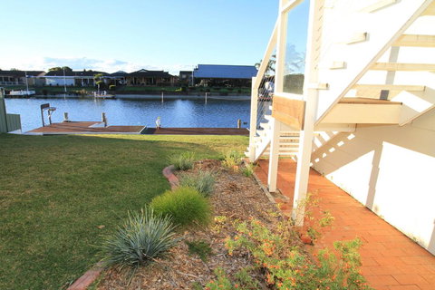 Cockatoo House - Phillip Island Accommodation 1