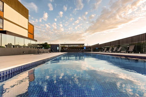 Colour & Swank At The Mill In The Heart Of CBD! - Phillip Island Accommodation 3
