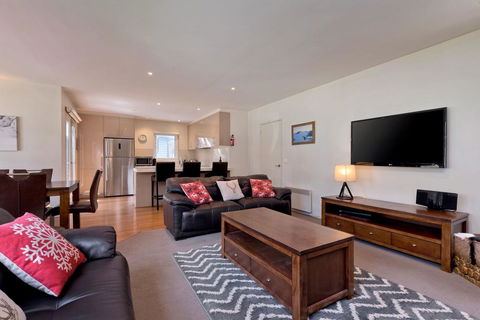 COME BY CHANCE, Dinner Plain - Phillip Island Accommodation 2