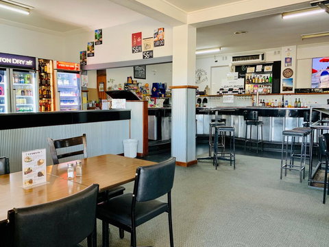 Coonalpyn Hotel - Phillip Island Accommodation 2