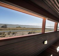Coorong Aurora - breathtaking waterfront escape - Phillip Island Accommodation