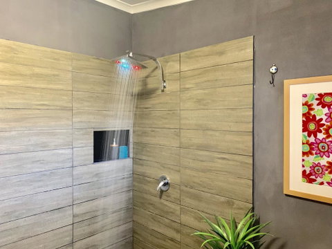 Couples Private Spa Retreat - Phillip Island Accommodation 1
