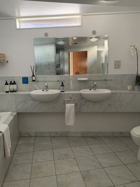 Couran Cove Resorts Waterfront Stradbroke Island Studios - Private Serviced Apartments - Phillip Island Accommodation 3