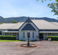 Cowley House - stunning entertainer views pool - Phillip Island Accommodation