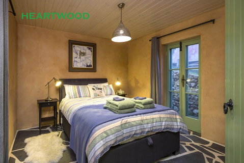 Crafers Cottages - Phillip Island Accommodation 2
