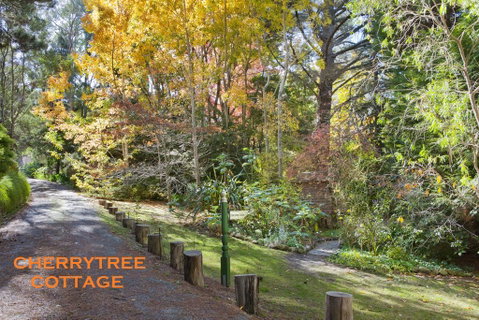 Crafers Cottages - Phillip Island Accommodation 1