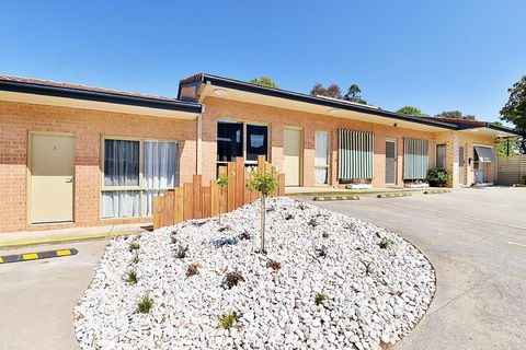 Cranbourne Motor Inn - Phillip Island Accommodation 0