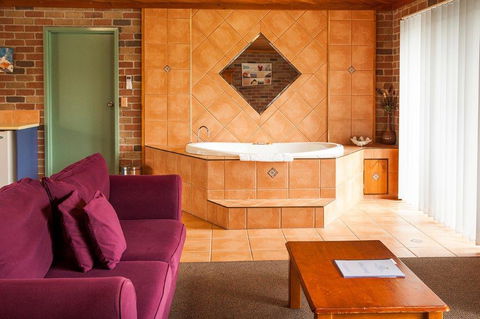 Crescent Head Resort & Conference Centre - Phillip Island Accommodation 2
