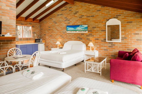 Crescent Head Resort & Conference Centre - Phillip Island Accommodation 1