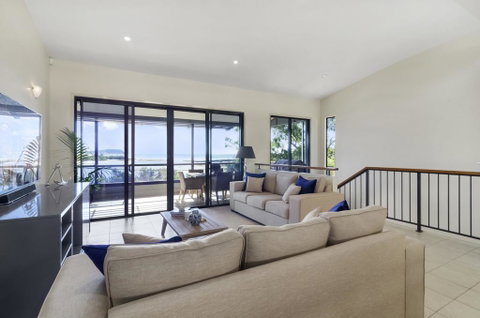 Currumbin Beachside Holiday Home - Phillip Island Accommodation 2