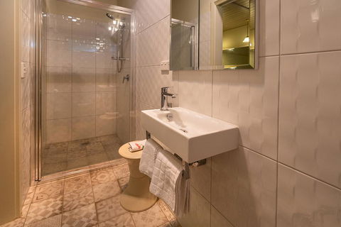 Cygnet, Studio On Sturt - Phillip Island Accommodation 3