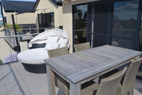 Cypress Drive Town House - Phillip Island Accommodation 3