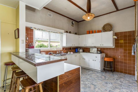 Dalmuir Homestead - Walk To Dromana Beach - Phillip Island Accommodation 3