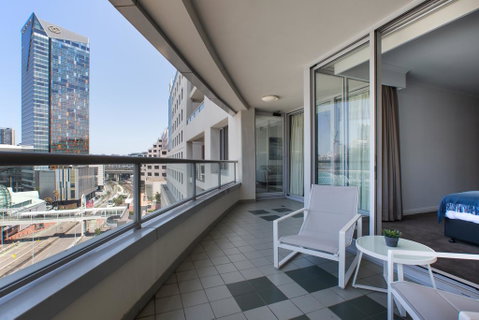 Darling Harbour Apartment With Parking, Views Pool - Phillip Island Accommodation 3