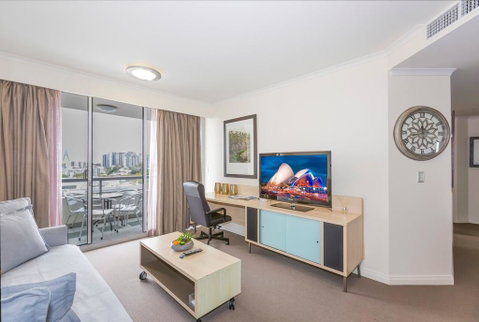 Darling Harbour Executive - Phillip Island Accommodation 2