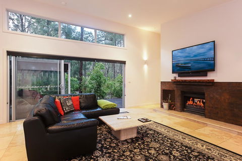 Deja Vu Estate - Phillip Island Accommodation 1