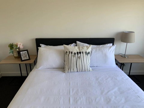 Delicate And Peaceful Bundoora Townhouse 11-R3 - Phillip Island Accommodation 0