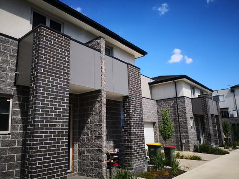 Delicate And Peaceful Bundoora Townhouse 12 - Phillip Island Accommodation 0