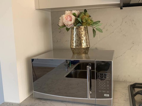 Delicate And Peaceful Bundoora Townhouse 12-R3 - Phillip Island Accommodation 2