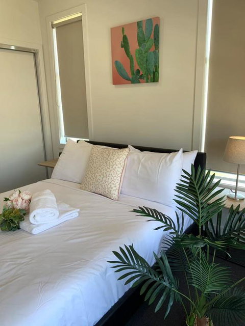 Delicate And Peaceful Bundoora Townhouse 12-R3 - Phillip Island Accommodation 3