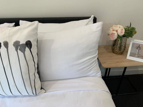 Delicate And Peaceful Bundoora Townhouse 20-R1 - Phillip Island Accommodation 1