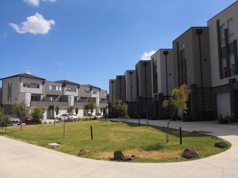Delicate And Peaceful Bundoora Townhouse 20-R2 - Phillip Island Accommodation 3