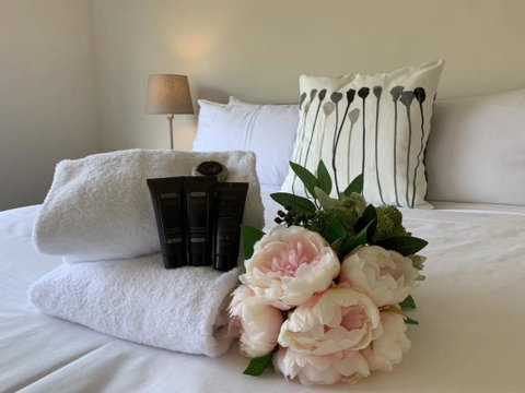 Delicate And Peaceful Bundoora Townhouse 20-R4 - Phillip Island Accommodation 1