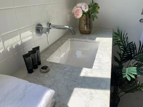 Delicate And Peaceful Bundoora Townhouse 7-R1 - Phillip Island Accommodation 2